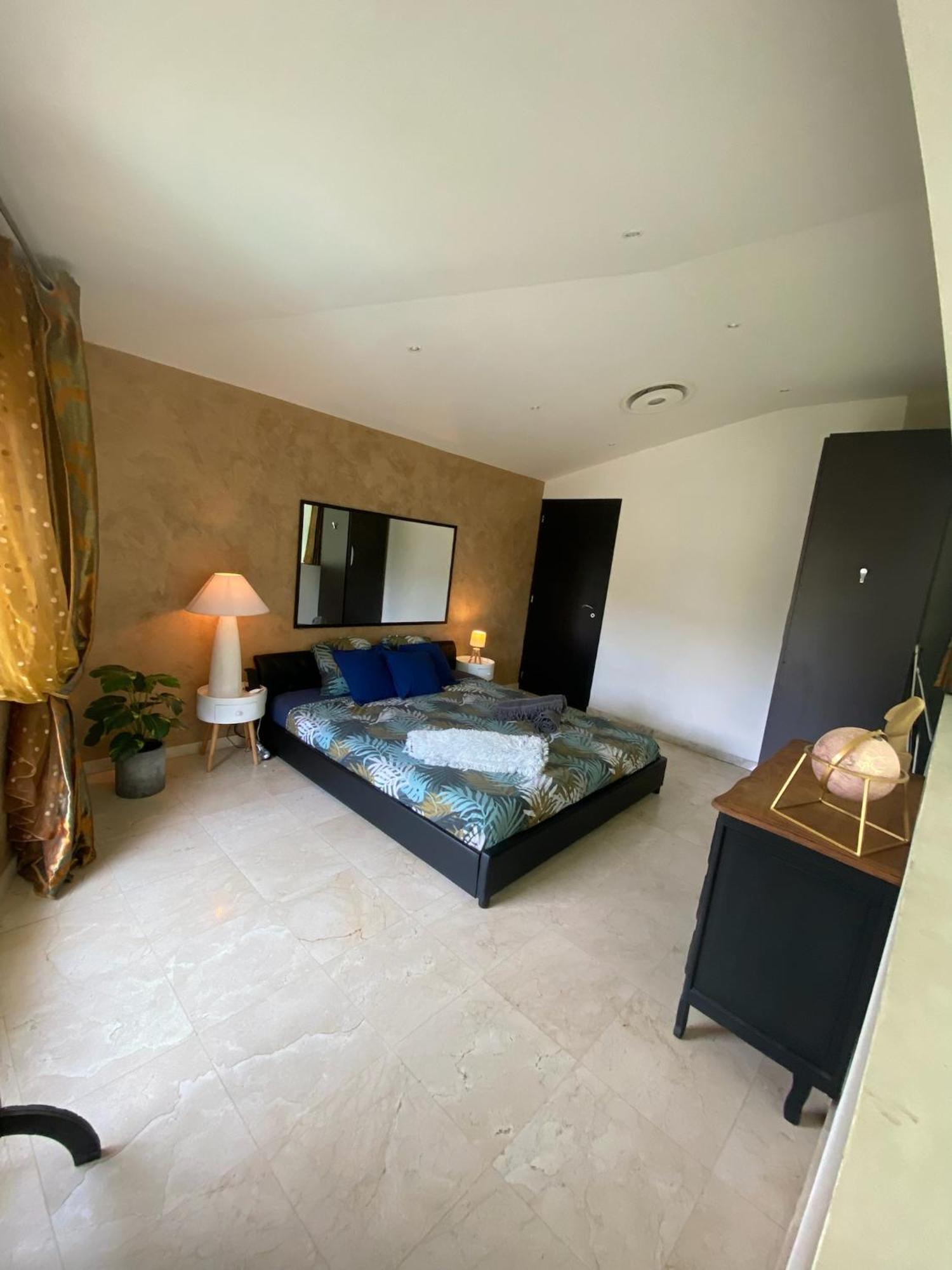 Villa St Jean Suite Romantique Ла-Сьота Номер фото